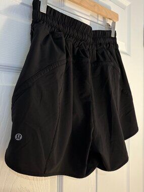 Lululemon Athletica Track That High-Rise Lined Short 5", Black, Size 8